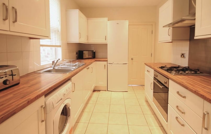 Myrtle Grove, Jesmond, Newcastle - Image 1